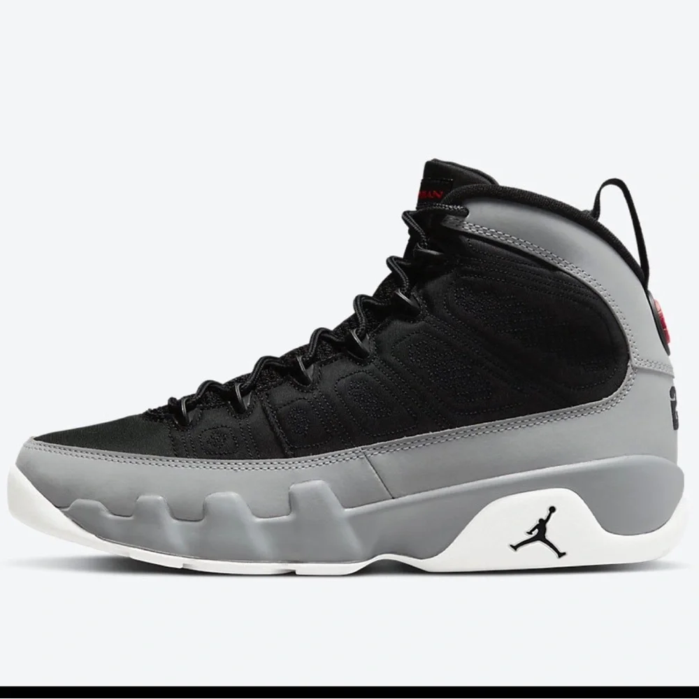 ❌SOLD❌ Air Jordan Retro 9 “Particle Grey” sneakers, New in Box, M9 - Picture 3 of 12